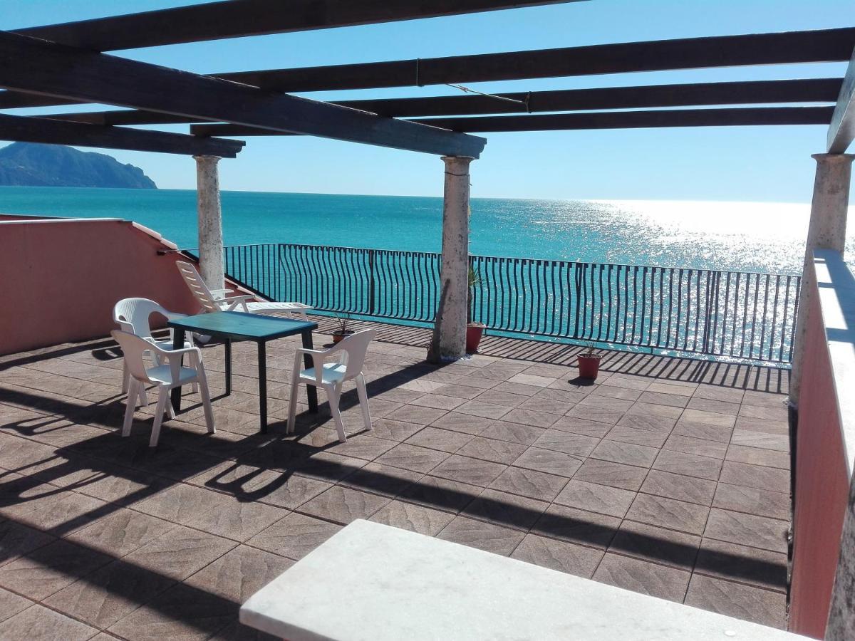 Appartement Un Tuffo In Mare à Gênes Extérieur photo